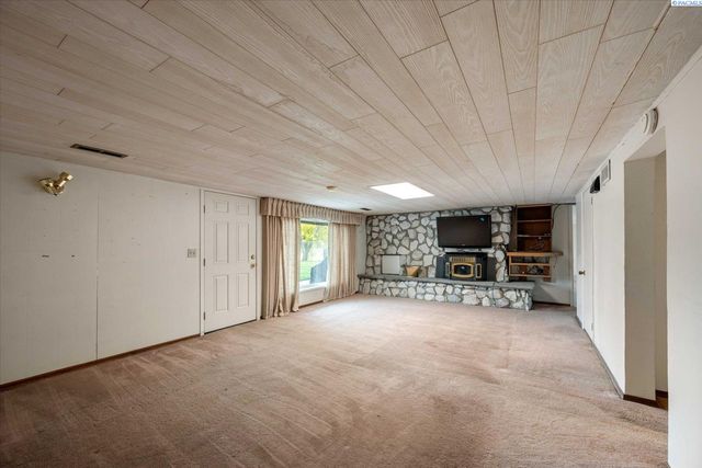 6336 W Willamette Ave, Kennewick, WA 99336