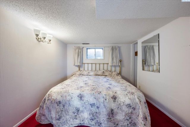 6336 W Willamette Ave, Kennewick, WA 99336