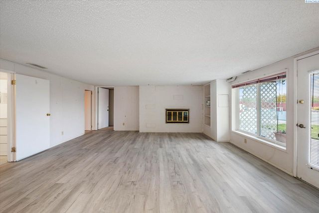 6336 W Willamette Ave, Kennewick, WA 99336