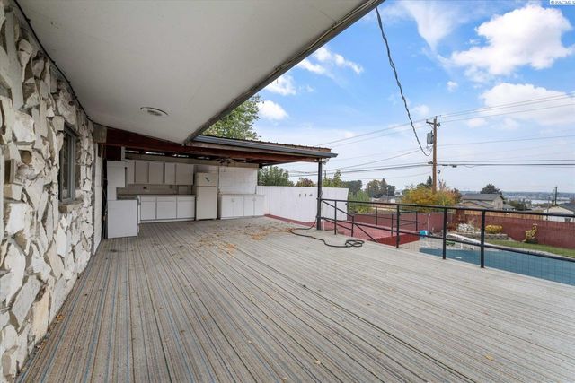 6336 W Willamette Ave, Kennewick, WA 99336