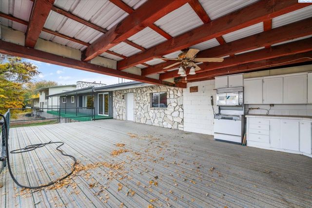 6336 W Willamette Ave, Kennewick, WA 99336