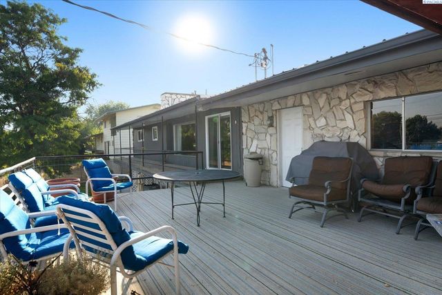 6336 W Willamette Ave, Kennewick, WA 99336