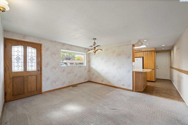 6336 W Willamette Ave, Kennewick, WA 99336