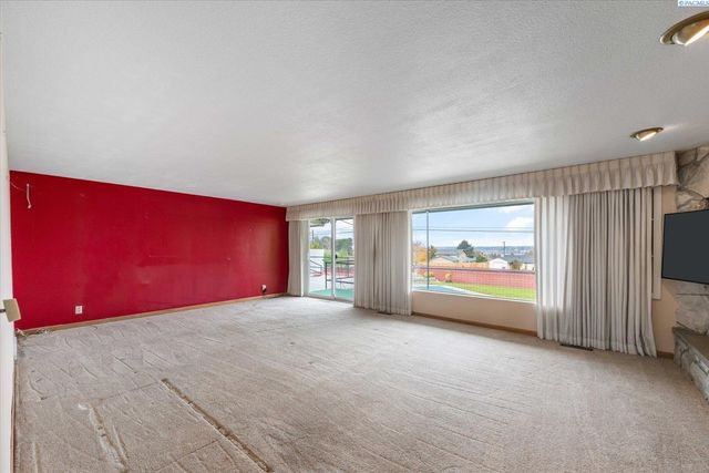 6336 W Willamette Ave, Kennewick, WA 99336