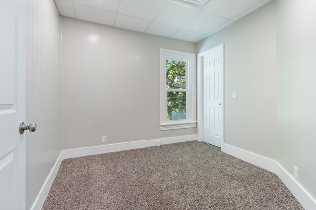 300 W Railroad St, Dickson, TN 37055