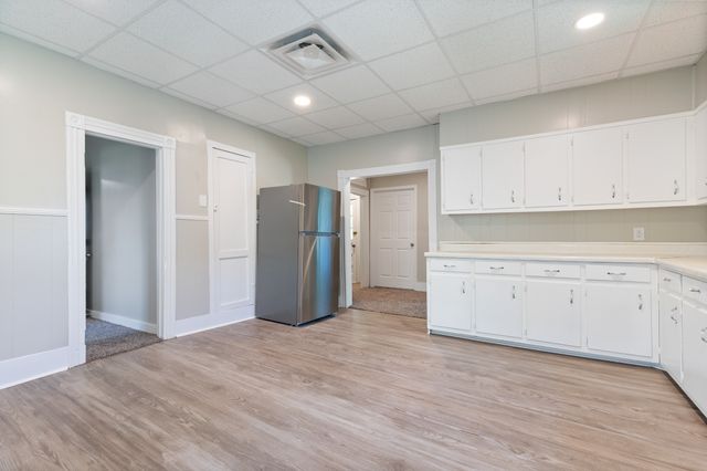 300 W Railroad St, Dickson, TN 37055