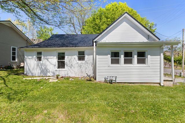 300 W Railroad St, Dickson, TN 37055