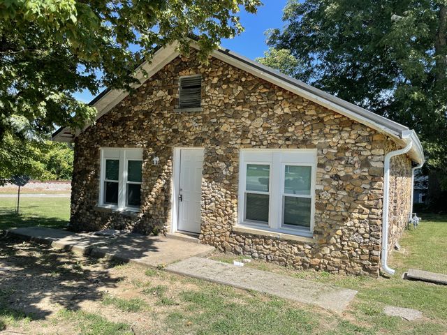 300 W Railroad St, Dickson, TN 37055