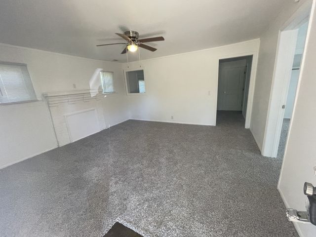 300 W Railroad St, Dickson, TN 37055