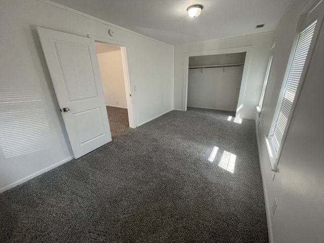 300 W Railroad St, Dickson, TN 37055