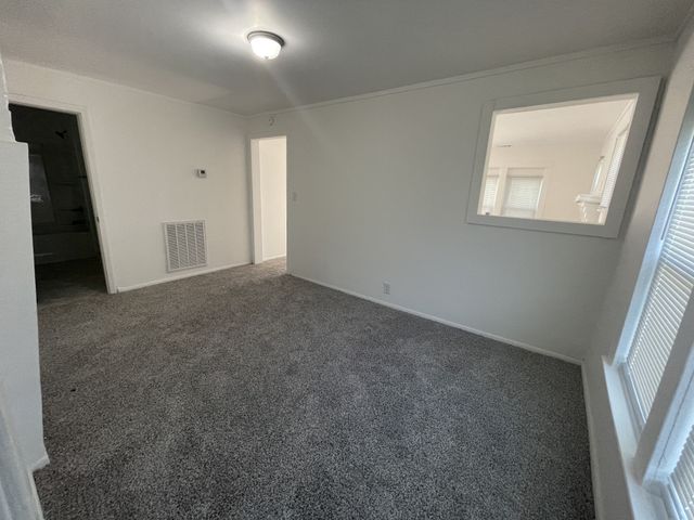 300 W Railroad St, Dickson, TN 37055
