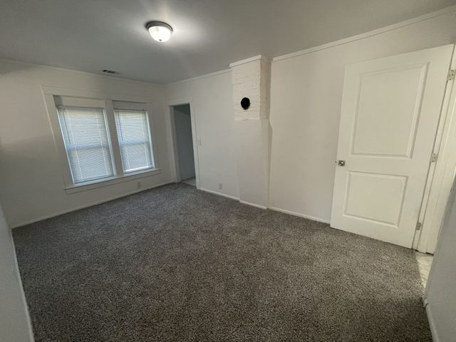 300 W Railroad St, Dickson, TN 37055