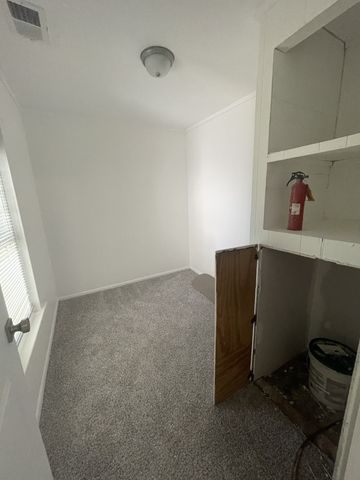 300 W Railroad St, Dickson, TN 37055