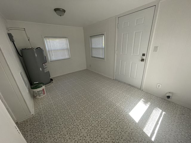 300 W Railroad St, Dickson, TN 37055