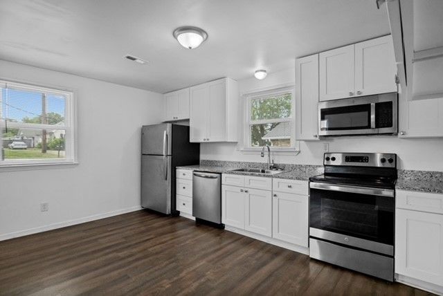 300 W Railroad St, Dickson, TN 37055