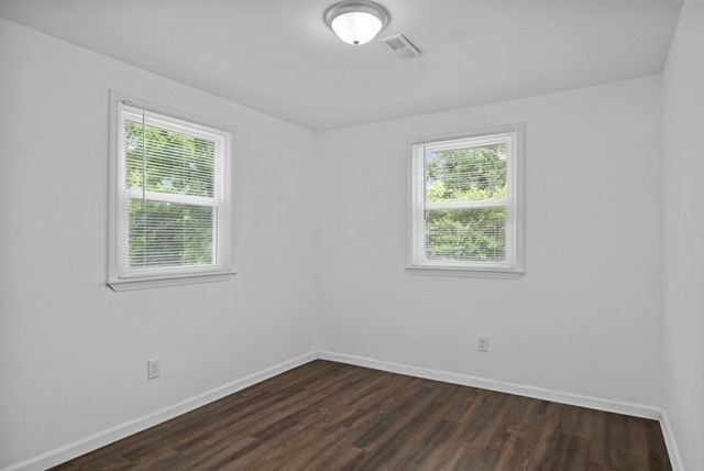 300 W Railroad St, Dickson, TN 37055