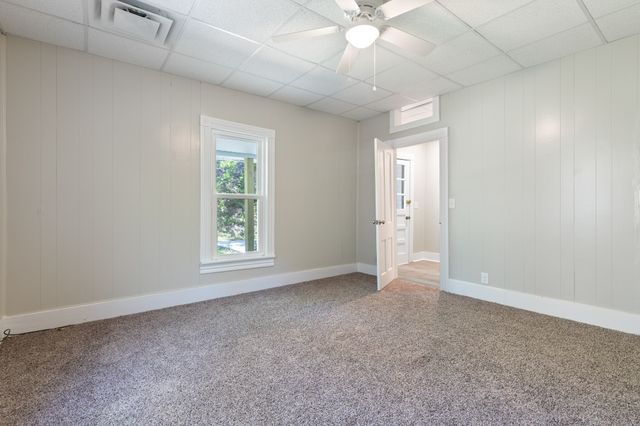 300 W Railroad St, Dickson, TN 37055