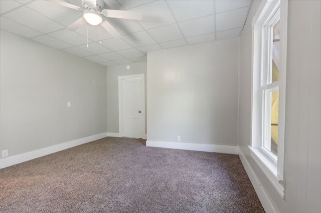 300 W Railroad St, Dickson, TN 37055
