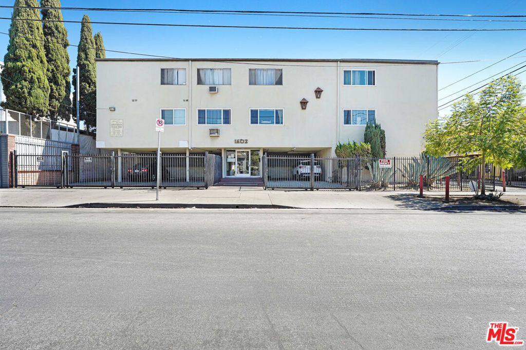 1602 N Mariposa Avenue, Los Angeles, CA 90027 — photo 2