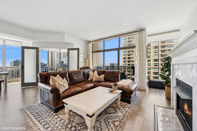 21 E Huron Street 2606, Chicago, IL 60611