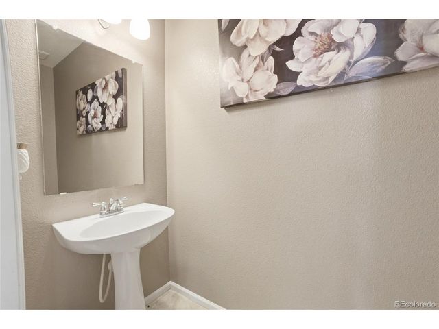 5573 Jasper St, Denver, CO 80239