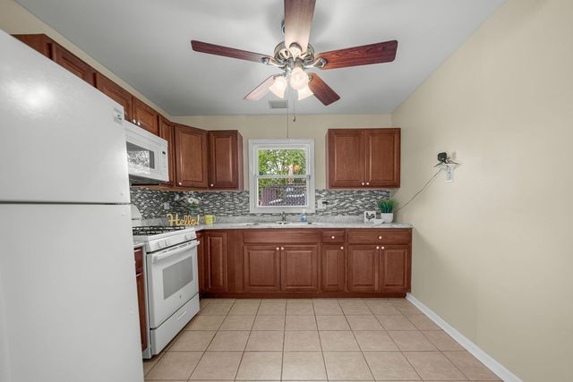 17550 Winston Court, Country Club Hills, IL 60478