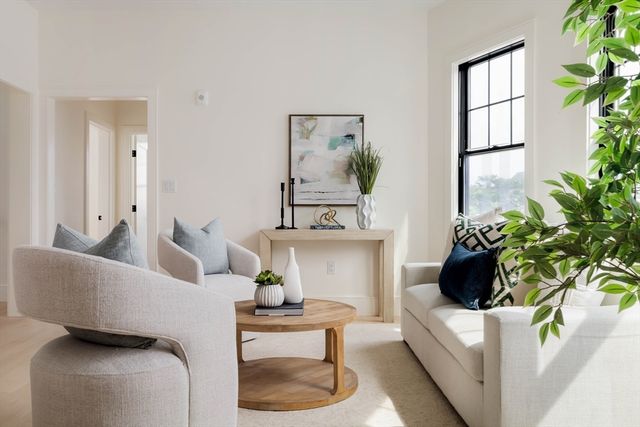387 Norfolk St 3, Cambridge, MA 02139