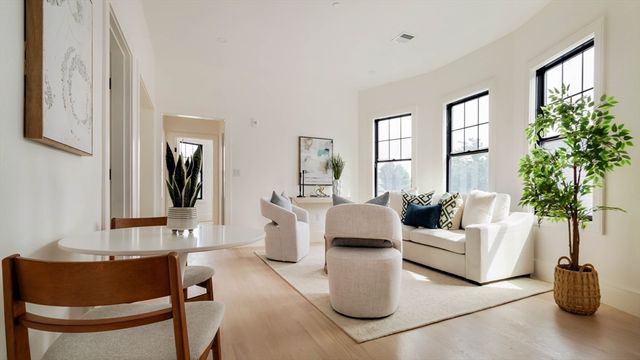 387 Norfolk St 3, Cambridge, MA 02139