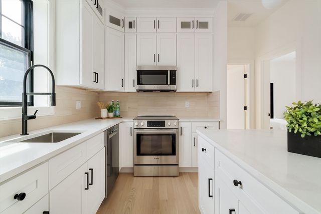 387 Norfolk St 3, Cambridge, MA 02139