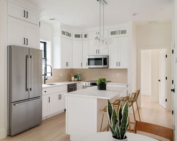 387 Norfolk St 3, Cambridge, MA 02139