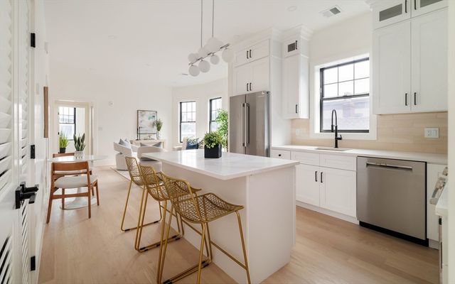 387 Norfolk St 3, Cambridge, MA 02139