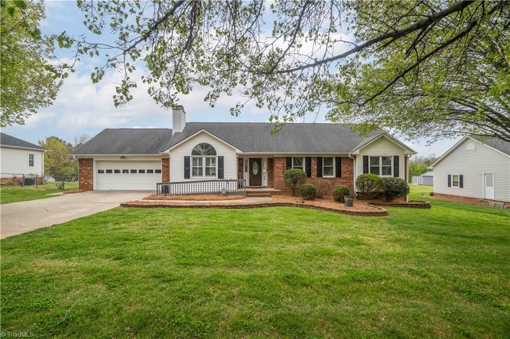 245 Lumina Drive, Lexington, NC 27295