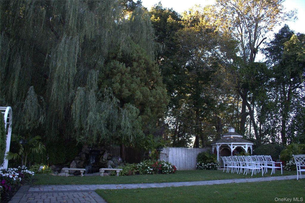 161 Rose Drive, Ronkonkoma, NY 11779 — photo 5