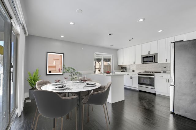 249 Milburn Avenue, Crete, IL 60417