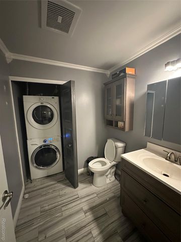 4241 Schaefer Road, Dearborn, MI 48126