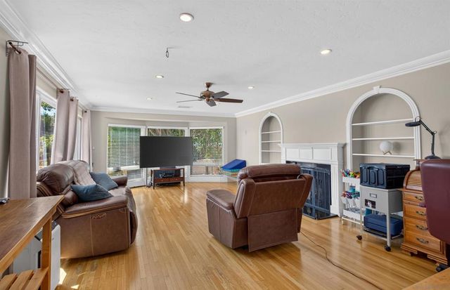 5018 Soledad Rd, San Diego, CA 92109