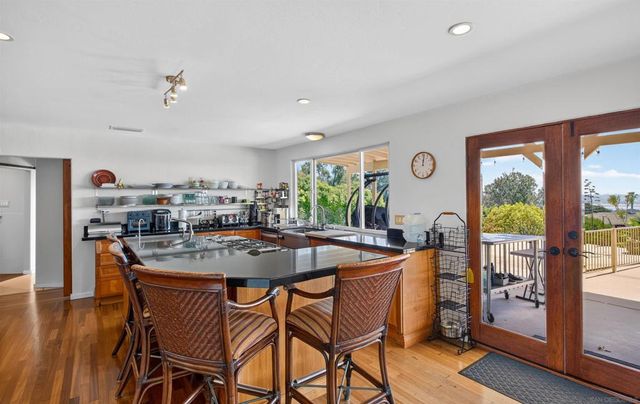 5018 Soledad Rd, San Diego, CA 92109