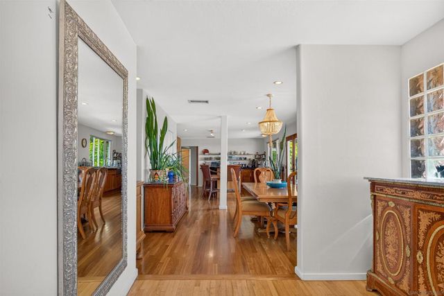 5018 Soledad Rd, San Diego, CA 92109