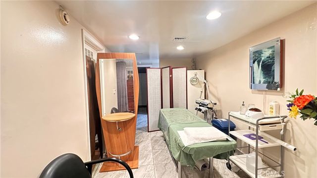708 N Marengo, Pasadena, CA 91103