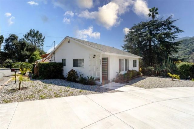 3960 Mayfield Avenue, Glendale, CA 91214