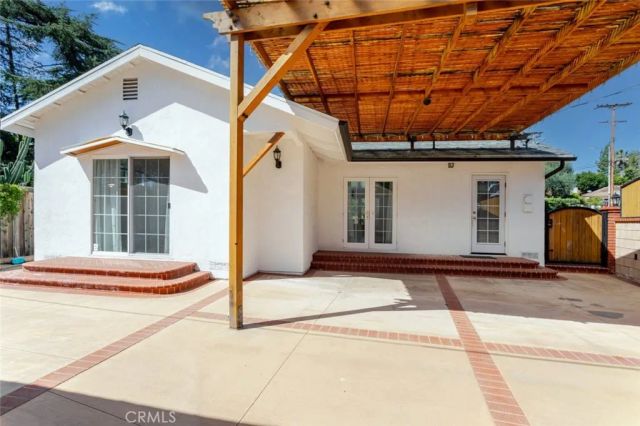 3960 Mayfield Avenue, Glendale, CA 91214
