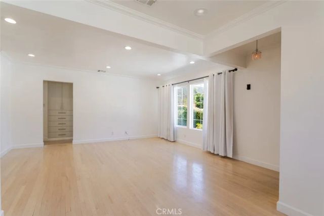 3960 Mayfield Avenue, Glendale, CA 91214