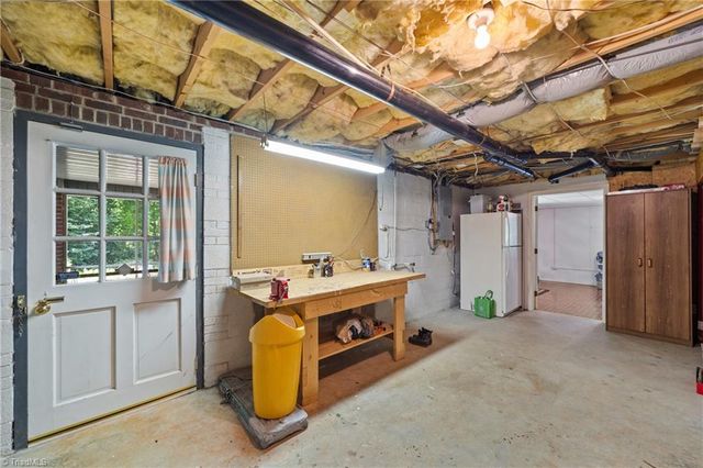 4281 Bower Lane, Winston-salem, NC 27104