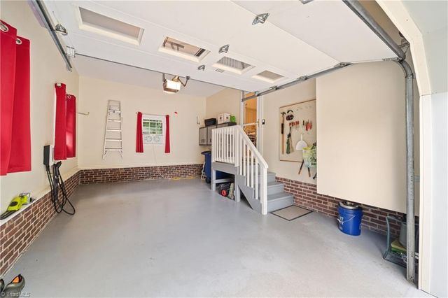 4281 Bower Lane, Winston-salem, NC 27104