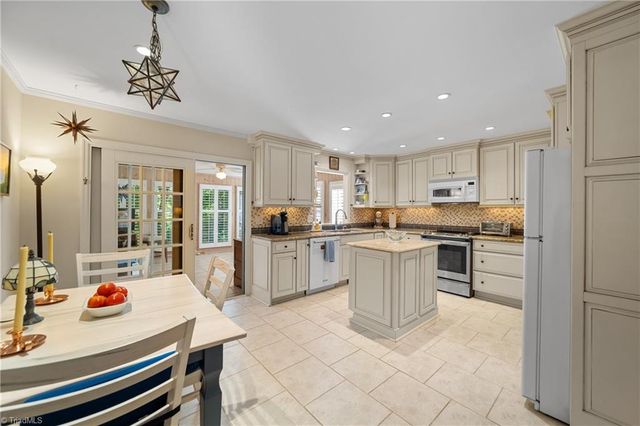 4281 Bower Lane, Winston-salem, NC 27104