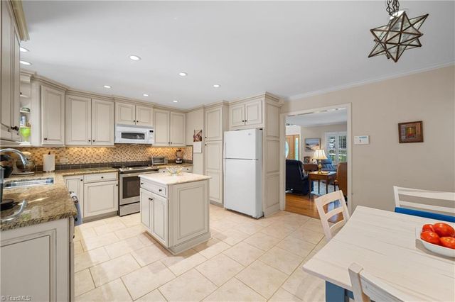 4281 Bower Lane, Winston-salem, NC 27104