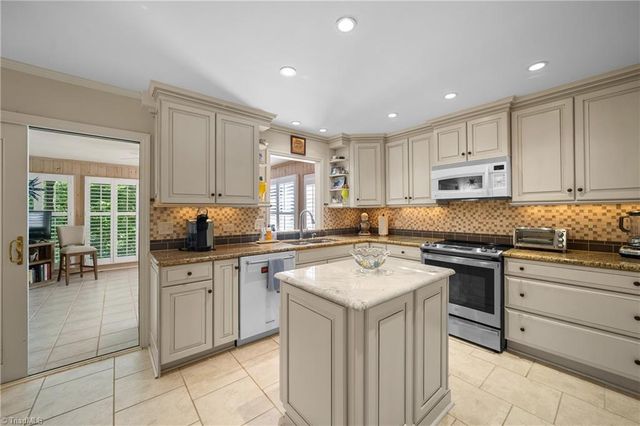 4281 Bower Lane, Winston-salem, NC 27104