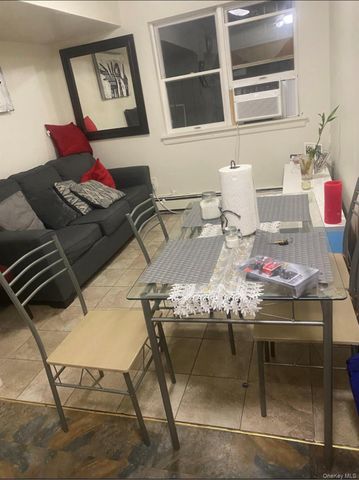 16 Knowles St 1st Floor, Yonkers, NY 10705