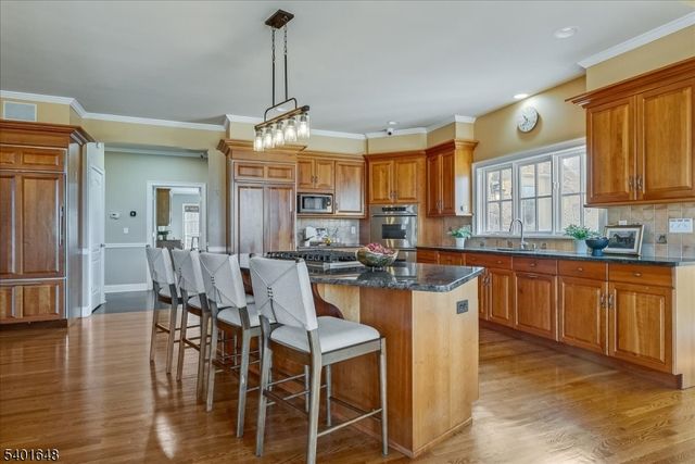 240 Oak Grove Rd, Franklin Twp., NJ 08867