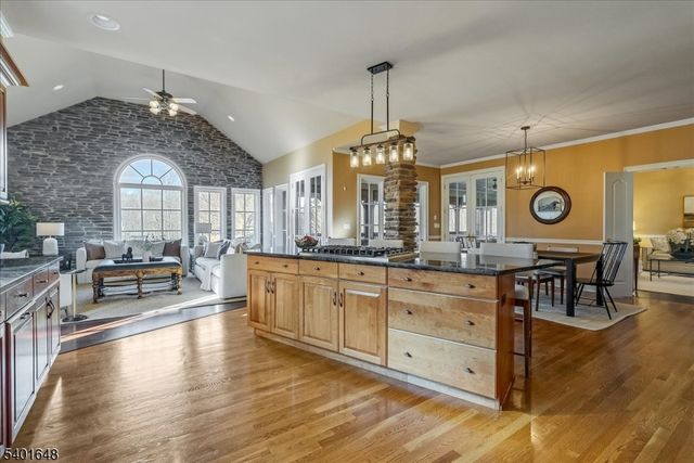 240 Oak Grove Rd, Franklin Twp., NJ 08867